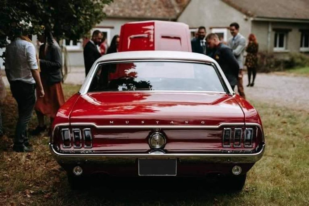 FORD Mustang  4
