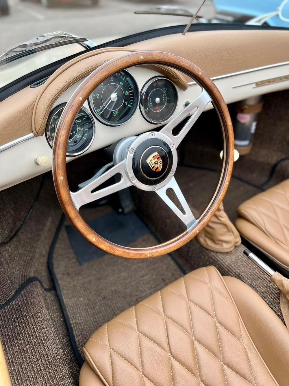 PORSCHE 356 Speedster replica 3