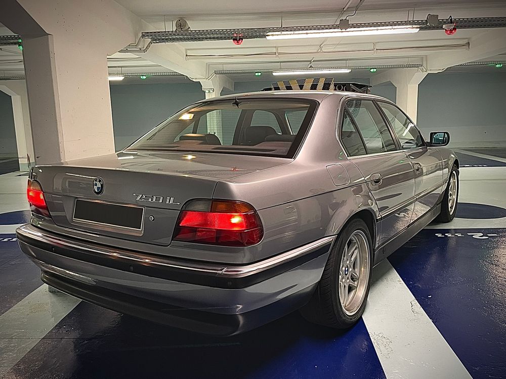 BMW E38 Série 7 James Bond  2
