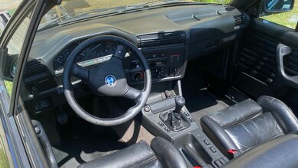 BMW E30 325i 5