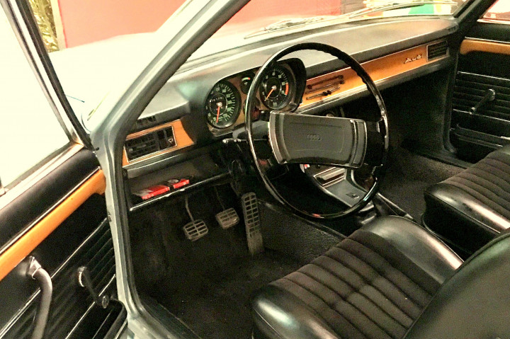 AUDI 100 coupe S 1